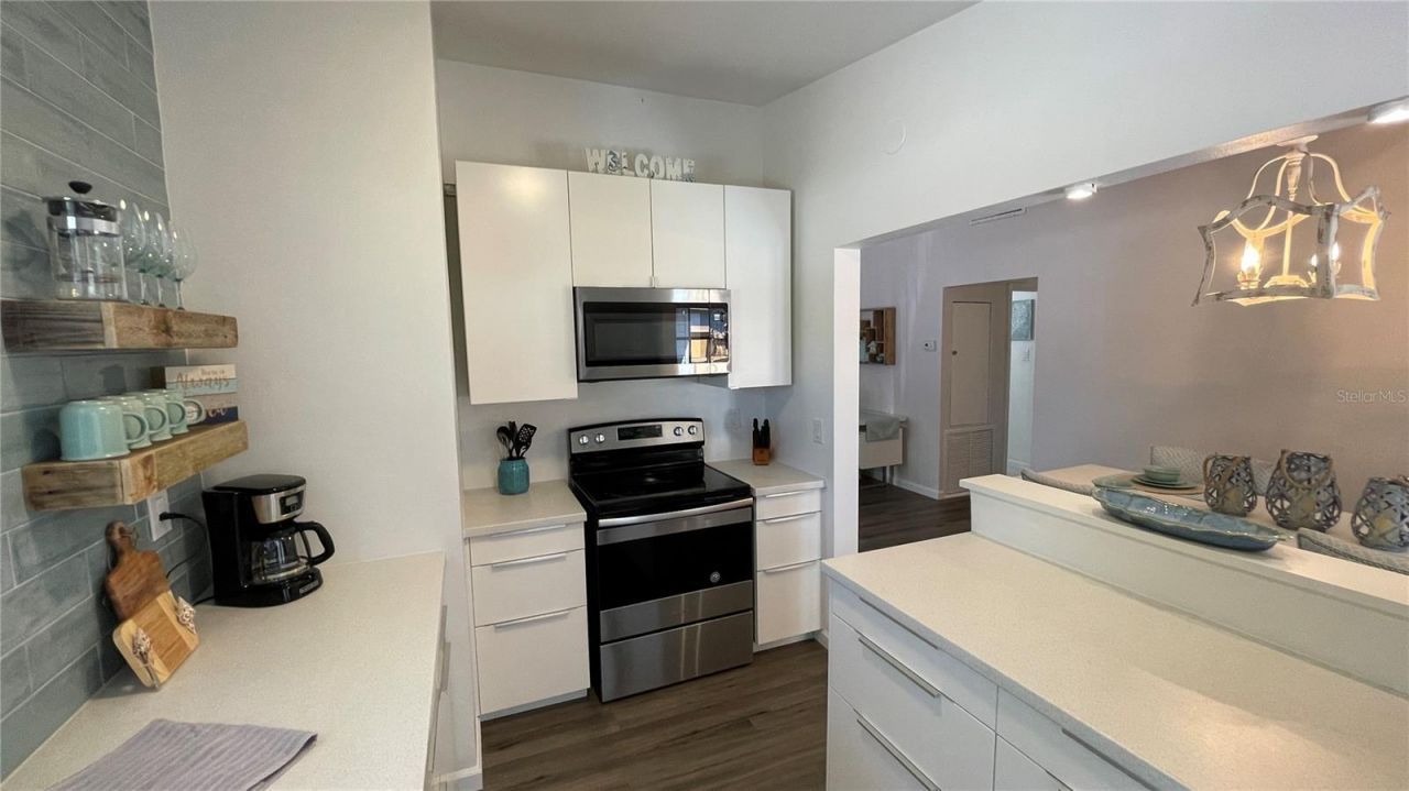 2504 S Milmar Drive, Sarasota, FL 34237 Photo