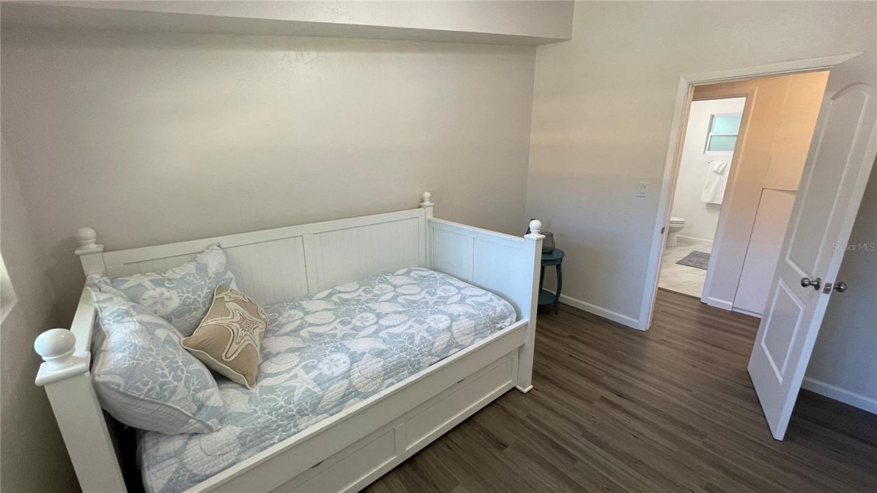 2504 S Milmar Drive, Sarasota, FL 34237 Photo