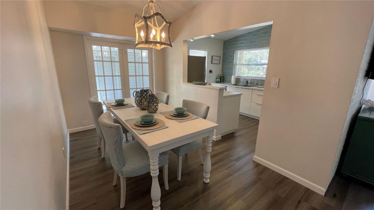 2504 S Milmar Drive, Sarasota, FL 34237 Photo