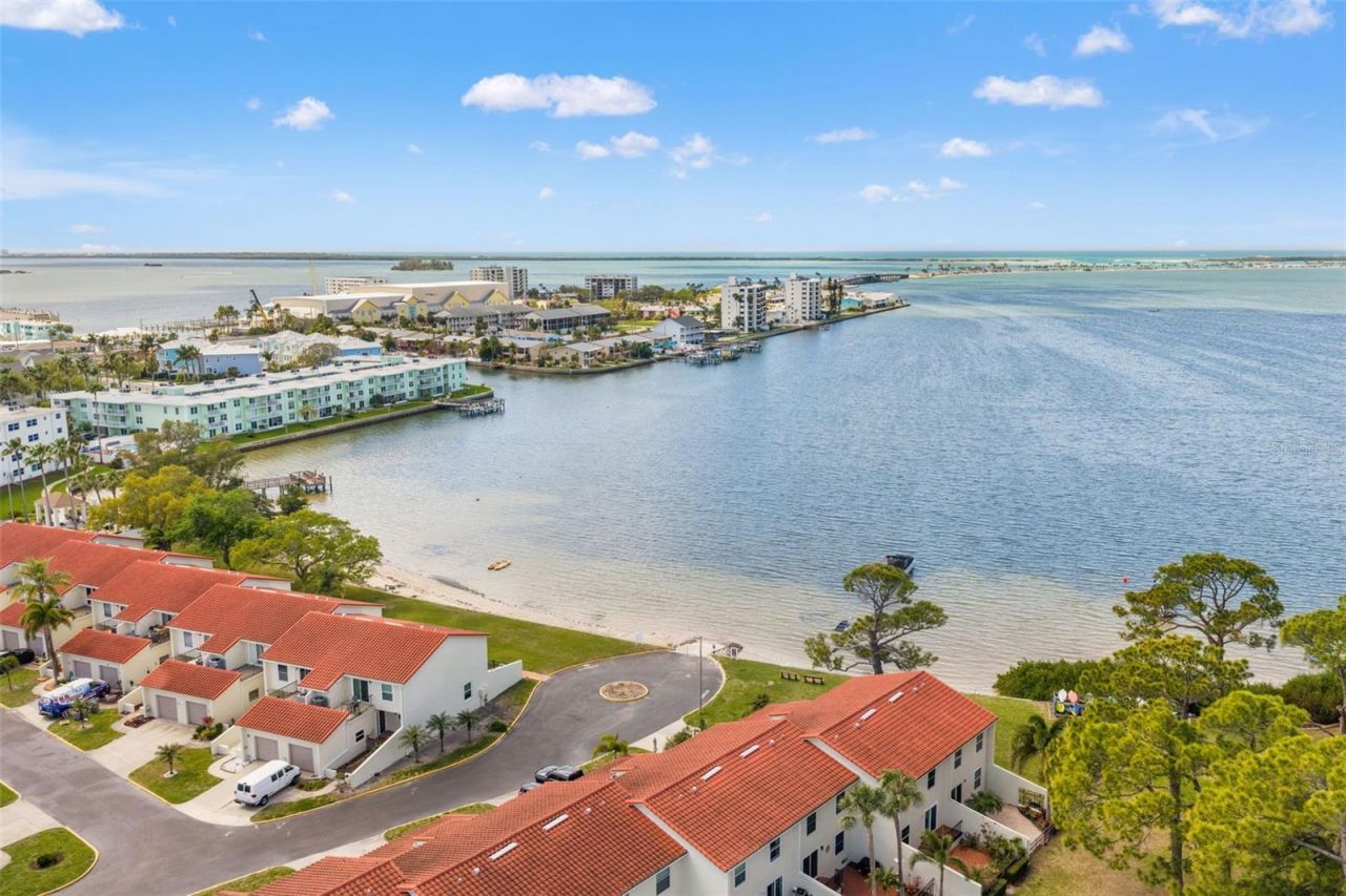 606 Bella Loop, Unit 2, Dunedin, FL 34698 Photo