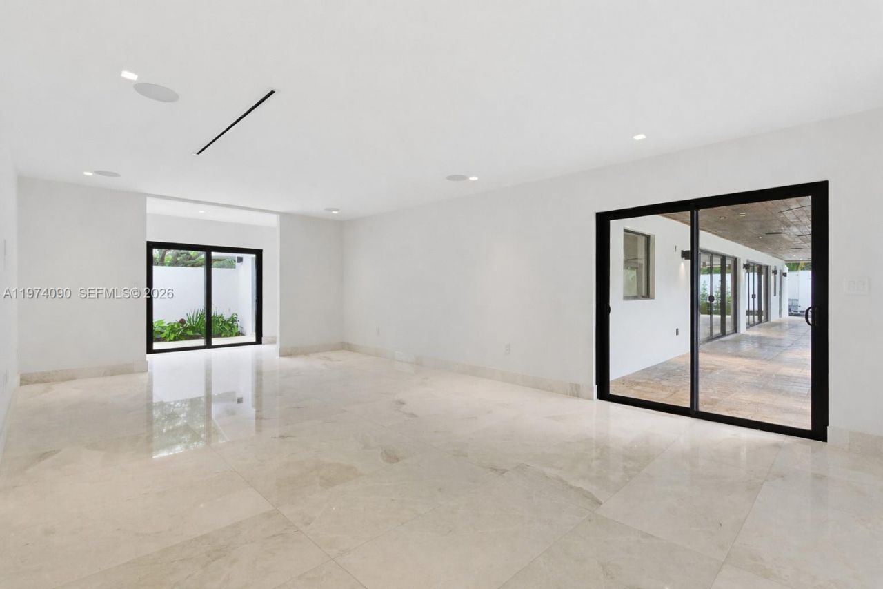 12050 SW 90th Ave , Miami, FL 33176 Photo