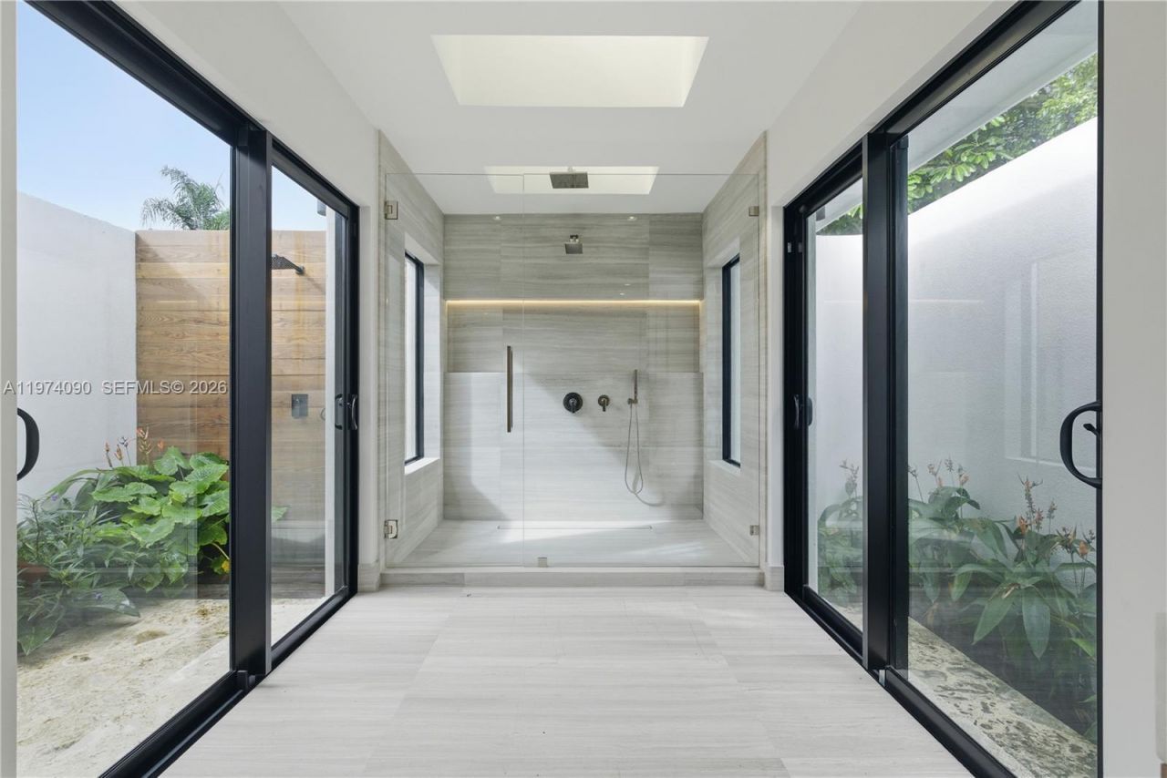 12050 SW 90th Ave , Miami, FL 33176 Photo