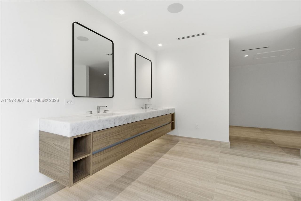 12050 SW 90th Ave , Miami, FL 33176 Photo