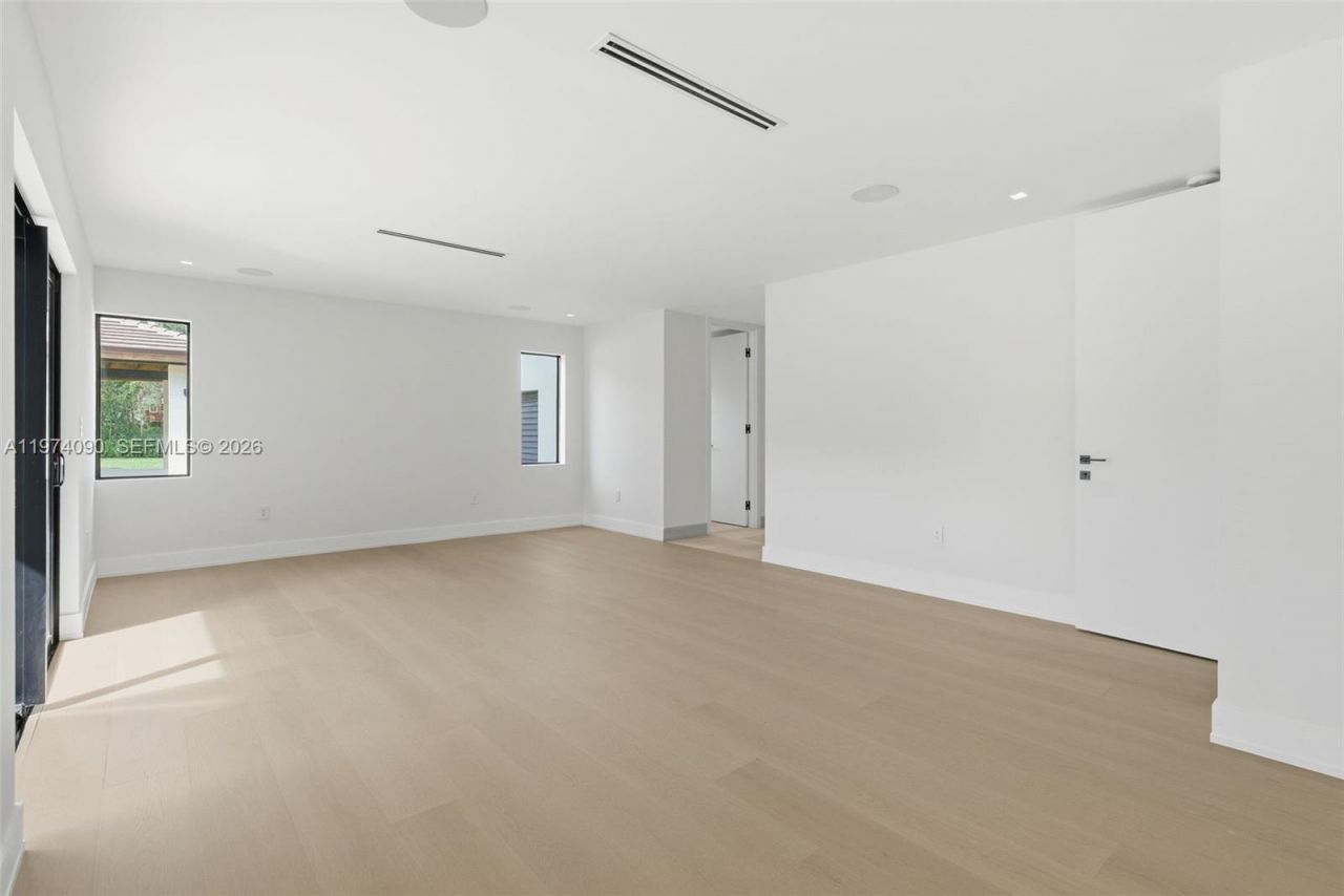 12050 SW 90th Ave , Miami, FL 33176 Photo