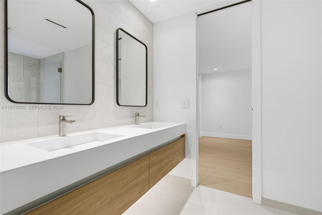 12050 SW 90th Ave , Miami, FL 33176 Photo