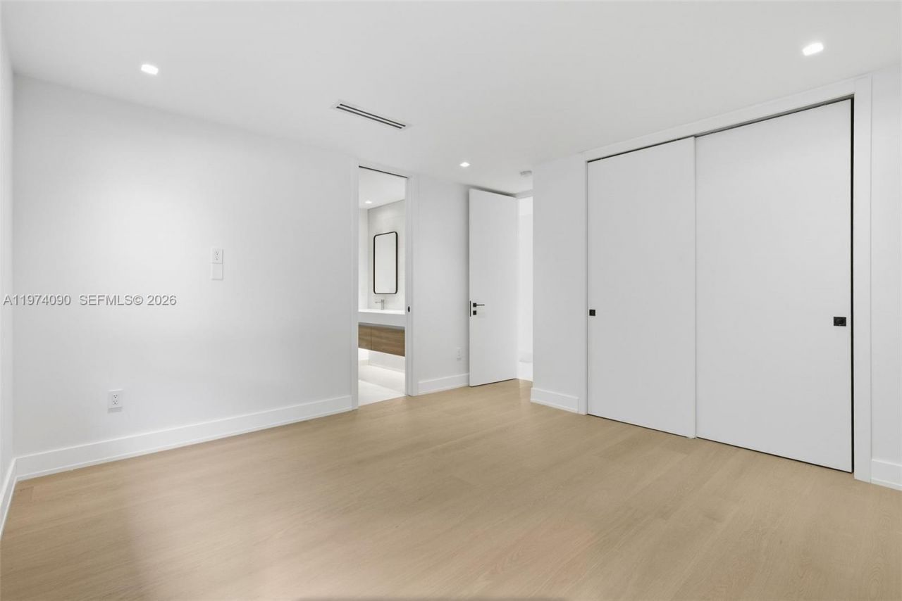 12050 SW 90th Ave , Miami, FL 33176 Photo