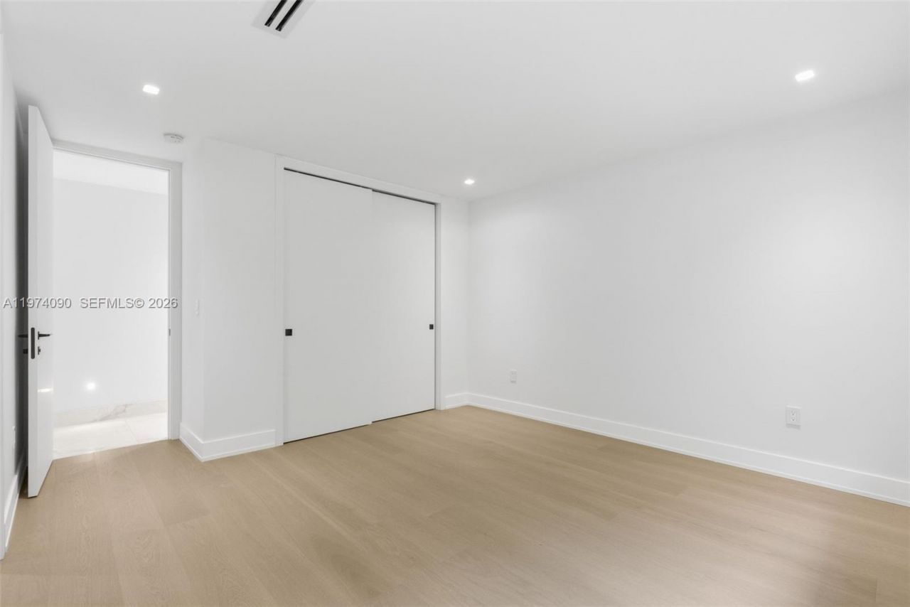 12050 SW 90th Ave , Miami, FL 33176 Photo