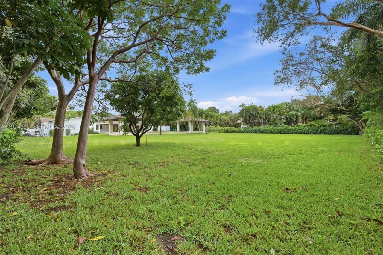 12050 SW 90th Ave , Miami, FL 33176 Photo