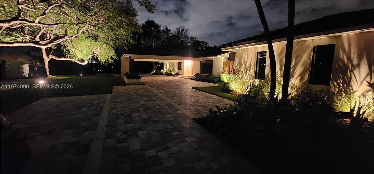 12050 SW 90th Ave , Miami, FL 33176 Photo