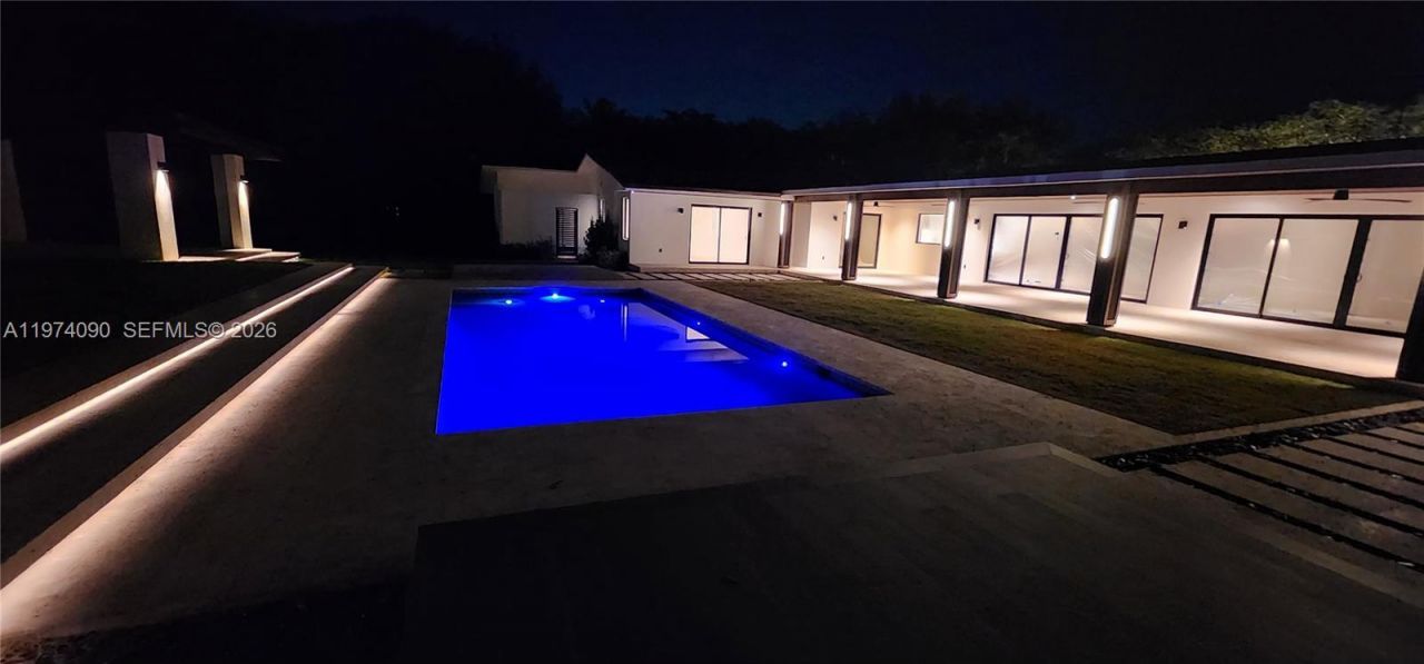 12050 SW 90th Ave , Miami, FL 33176 Photo