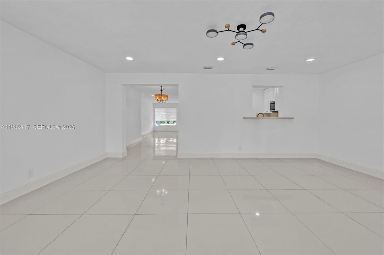 104 SW 7th St , Hallandale Beach, FL 33009 Photo