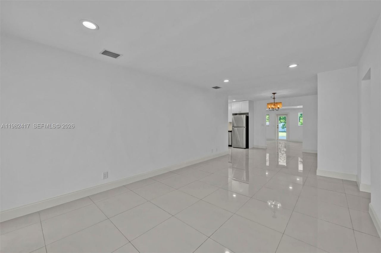 104 SW 7th St , Hallandale Beach, FL 33009 Photo