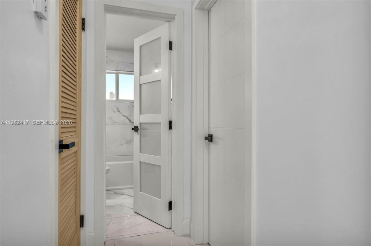 104 SW 7th St , Hallandale Beach, FL 33009 Photo