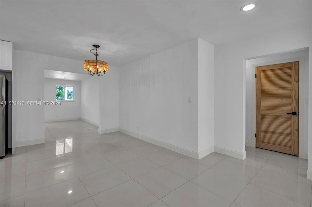 104 SW 7th St , Hallandale Beach, FL 33009 Photo