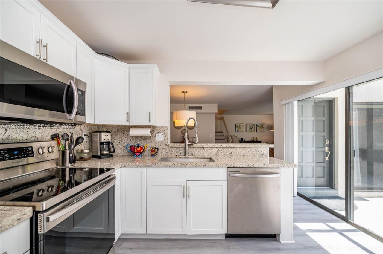 4702 SW 67th Ave, Unit O7, Miami, FL 33155 Photo