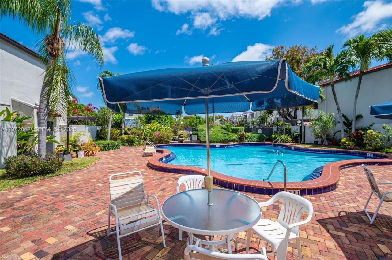 4702 SW 67th Ave, Unit O7, Miami, FL 33155 Photo