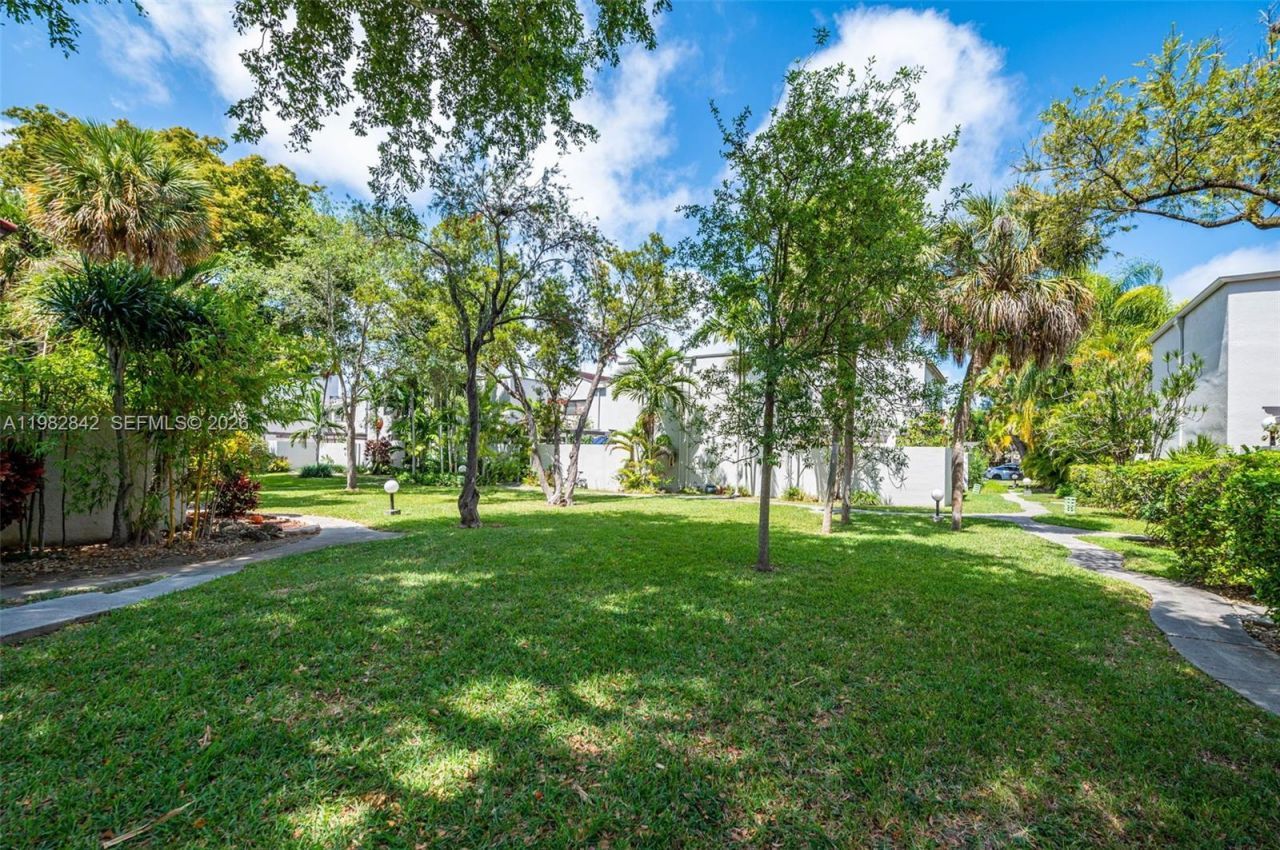 4702 SW 67th Ave, Unit O7, Miami, FL 33155 Photo