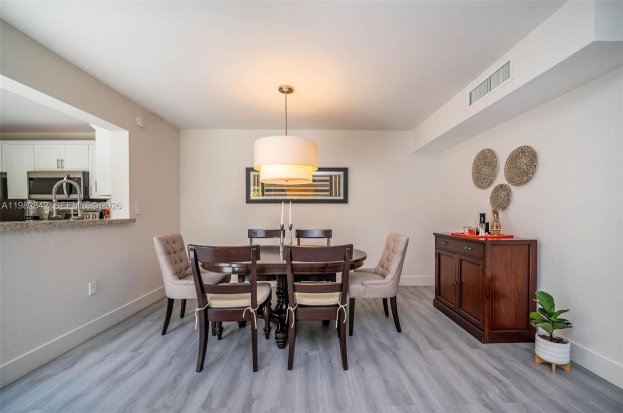 4702 SW 67th Ave, Unit O7, Miami, FL 33155 Photo