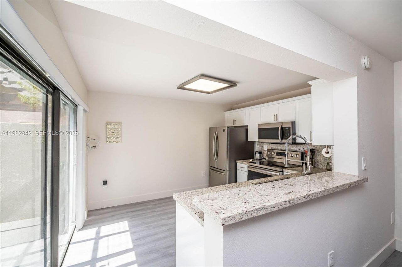 4702 SW 67th Ave, Unit O7, Miami, FL 33155 Photo