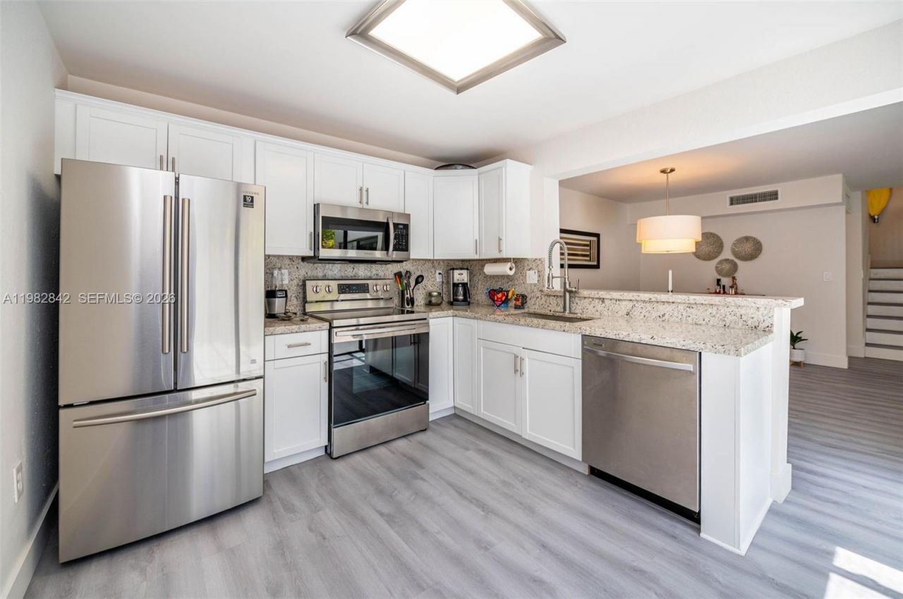 4702 SW 67th Ave, Unit O7, Miami, FL 33155 Photo