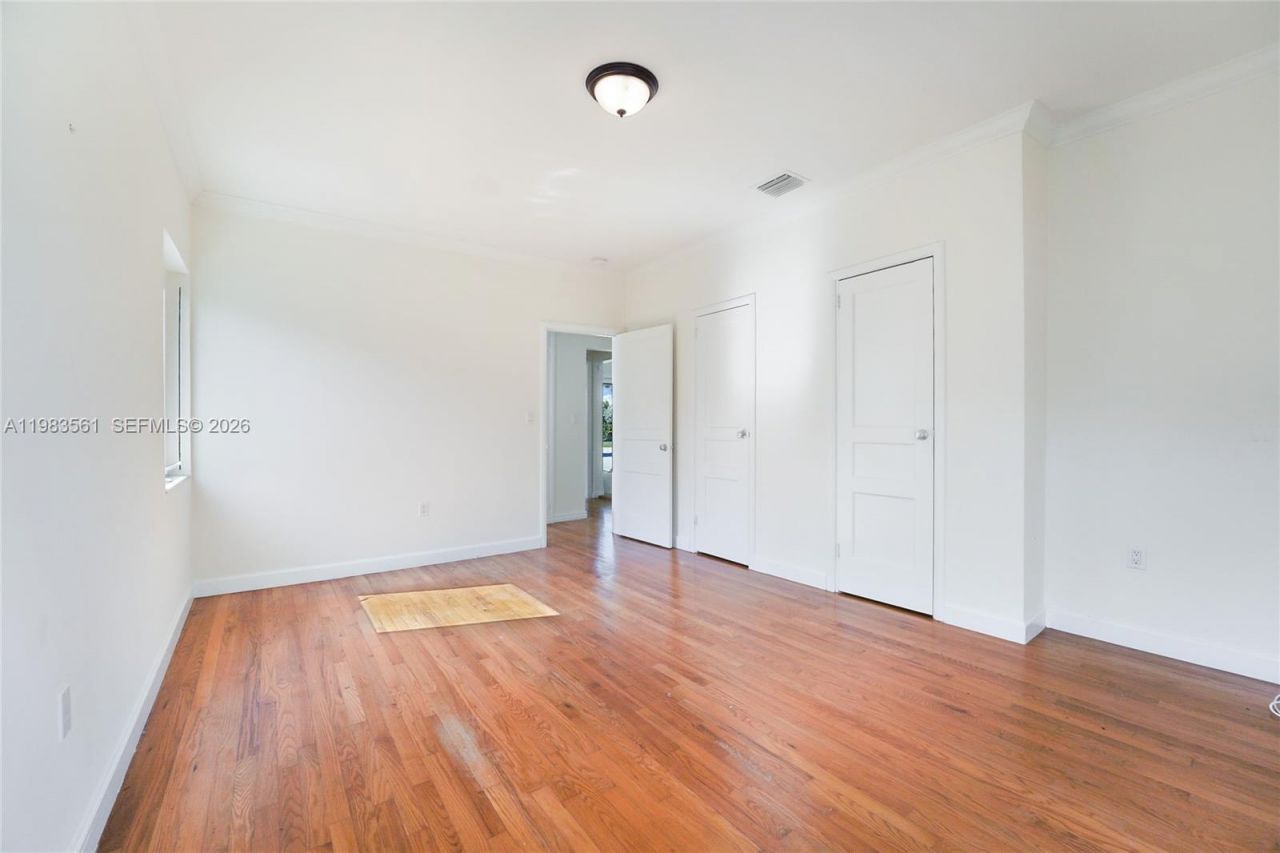 8975 Froude Ave , Surfside, FL 33154 Photo