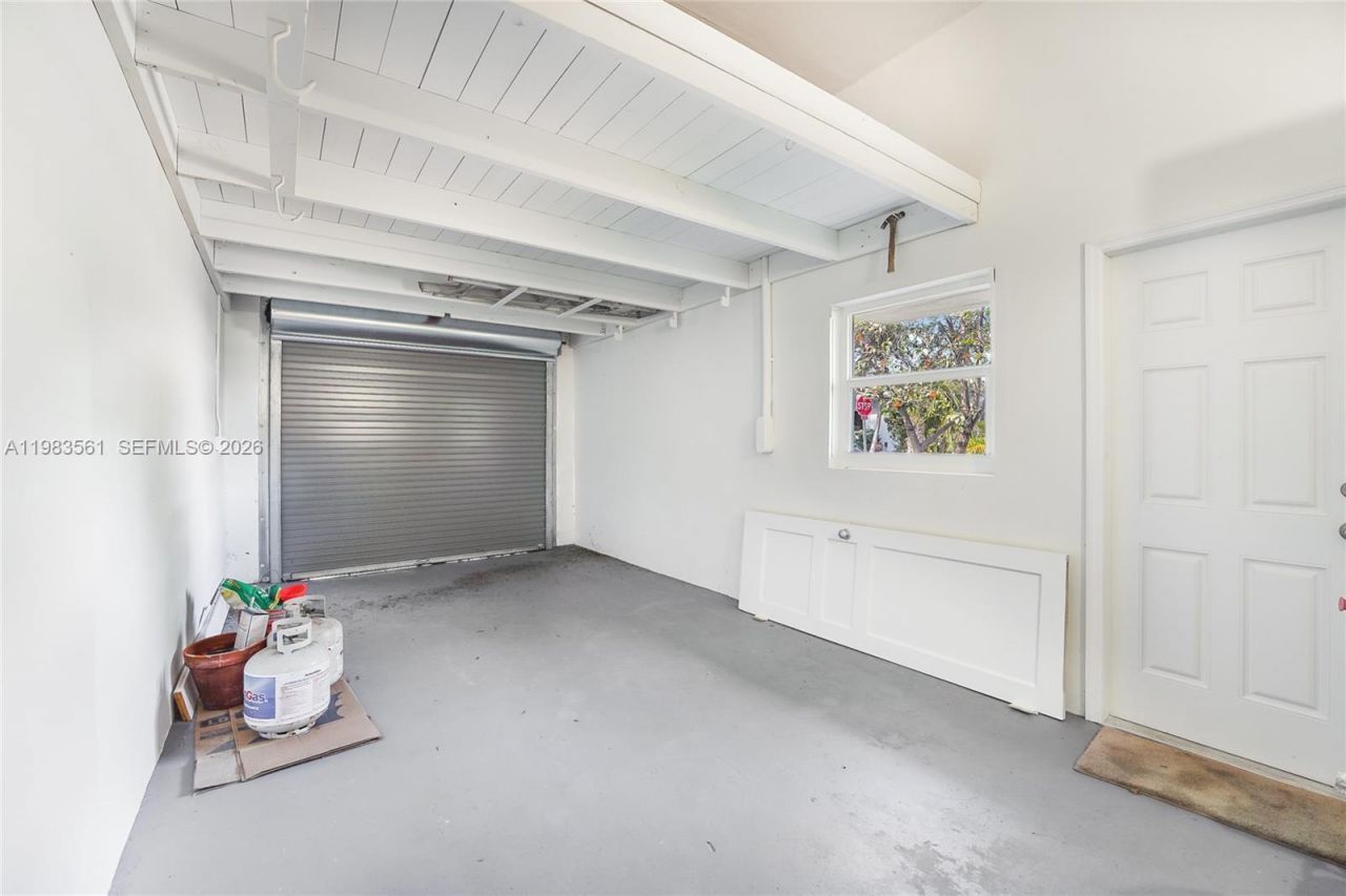 8975 Froude Ave , Surfside, FL 33154 Photo