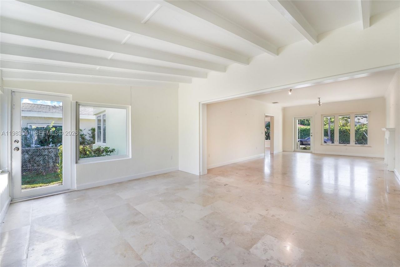 8975 Froude Ave , Surfside, FL 33154 Photo