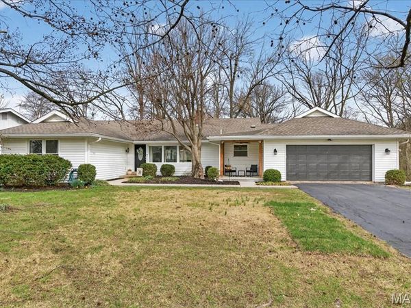 203 Morewood Drive, Manchester, MO 63011
