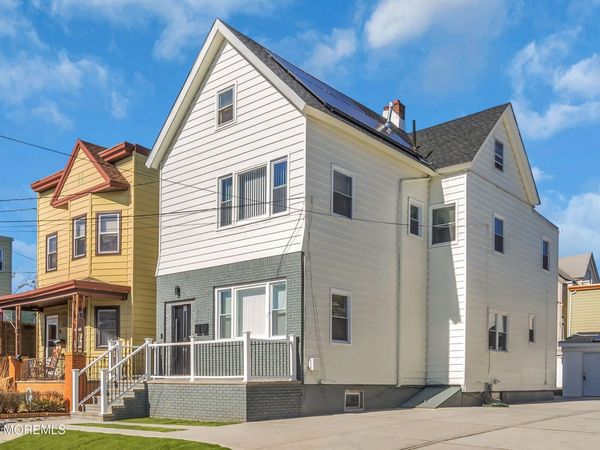 11 E 43rd Street, Bayonne, NJ 07002