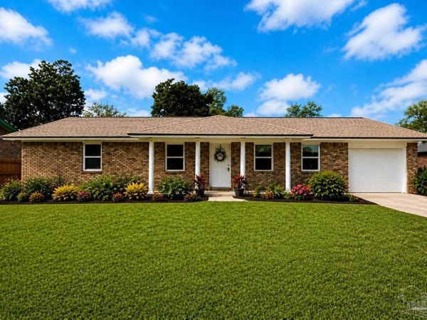 8179 Sedgefield Dr, Pensacola, FL 32507