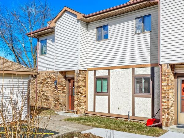 2058 Pathways Drive, Unit 9, Saint Paul, MN 55119