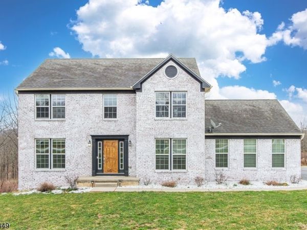 5 Sterling Dr, Wantage, NJ 07461