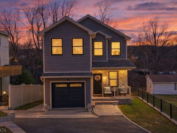 68 Arch St, Butler, NJ 07405