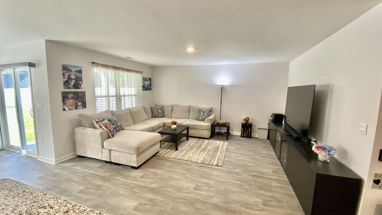 328 Woodcross Court Photo 15