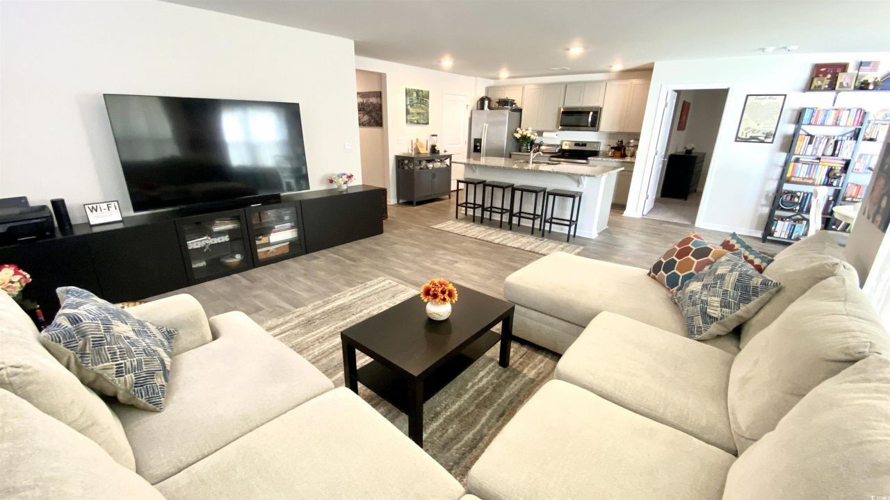 328 Woodcross Court Photo 18