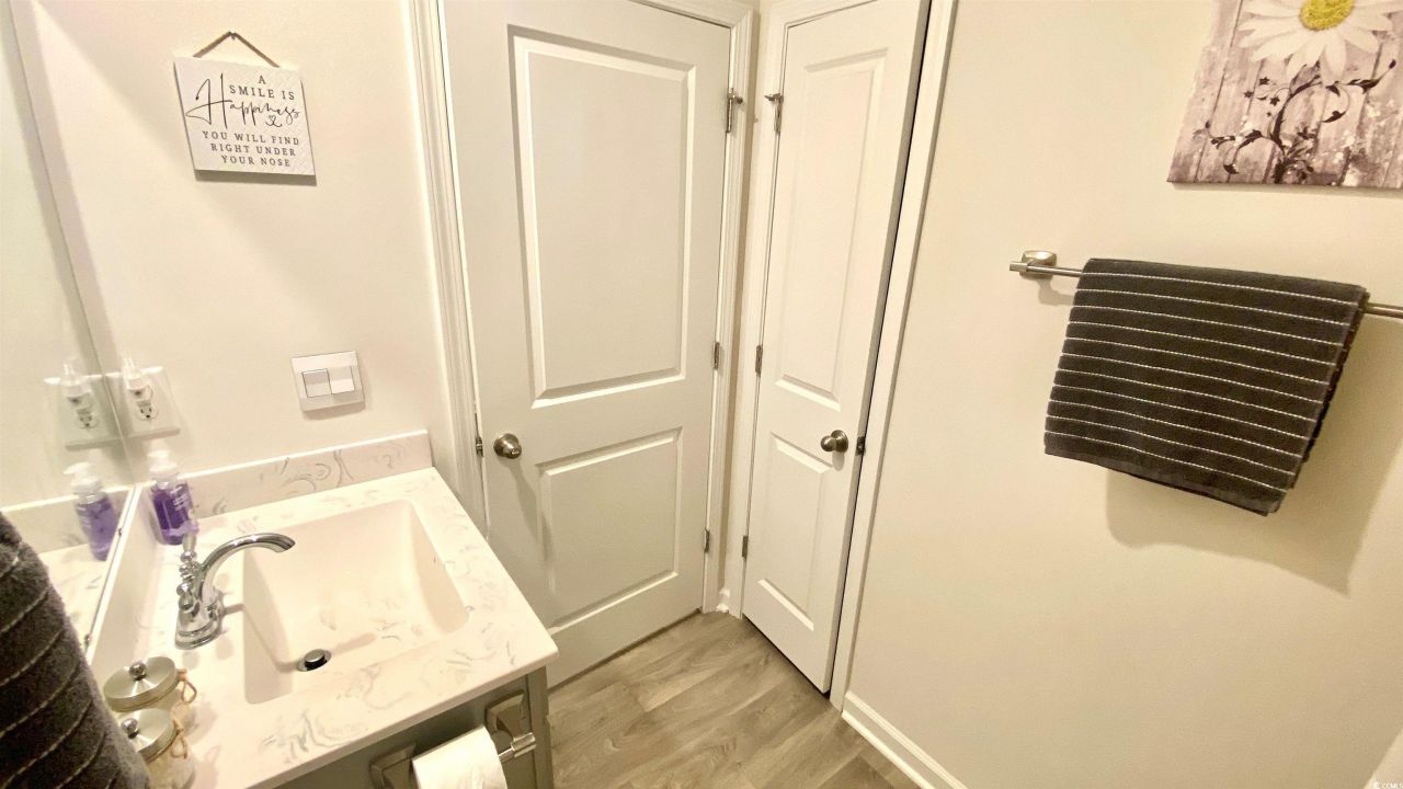 328 Woodcross Court Photo 46