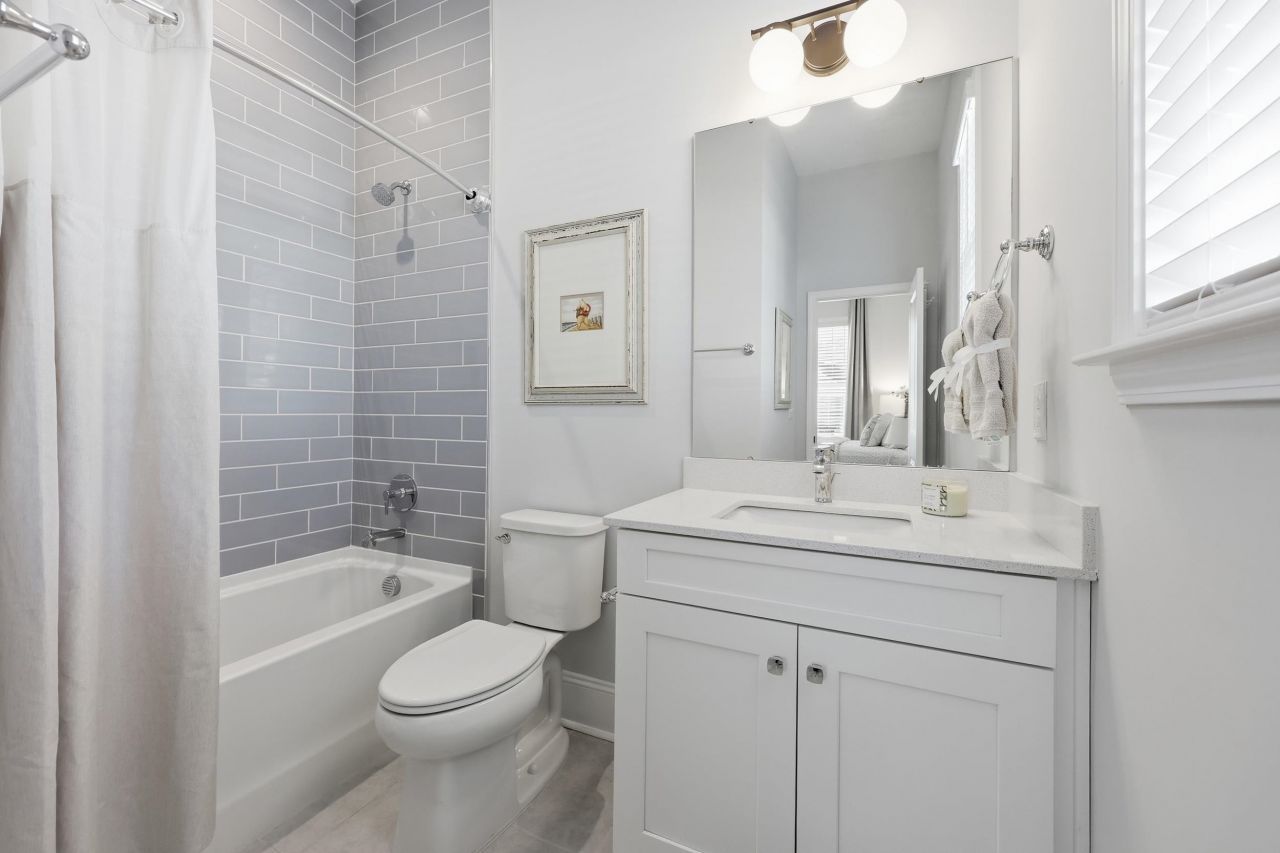 6431 Berg St. Photo 10