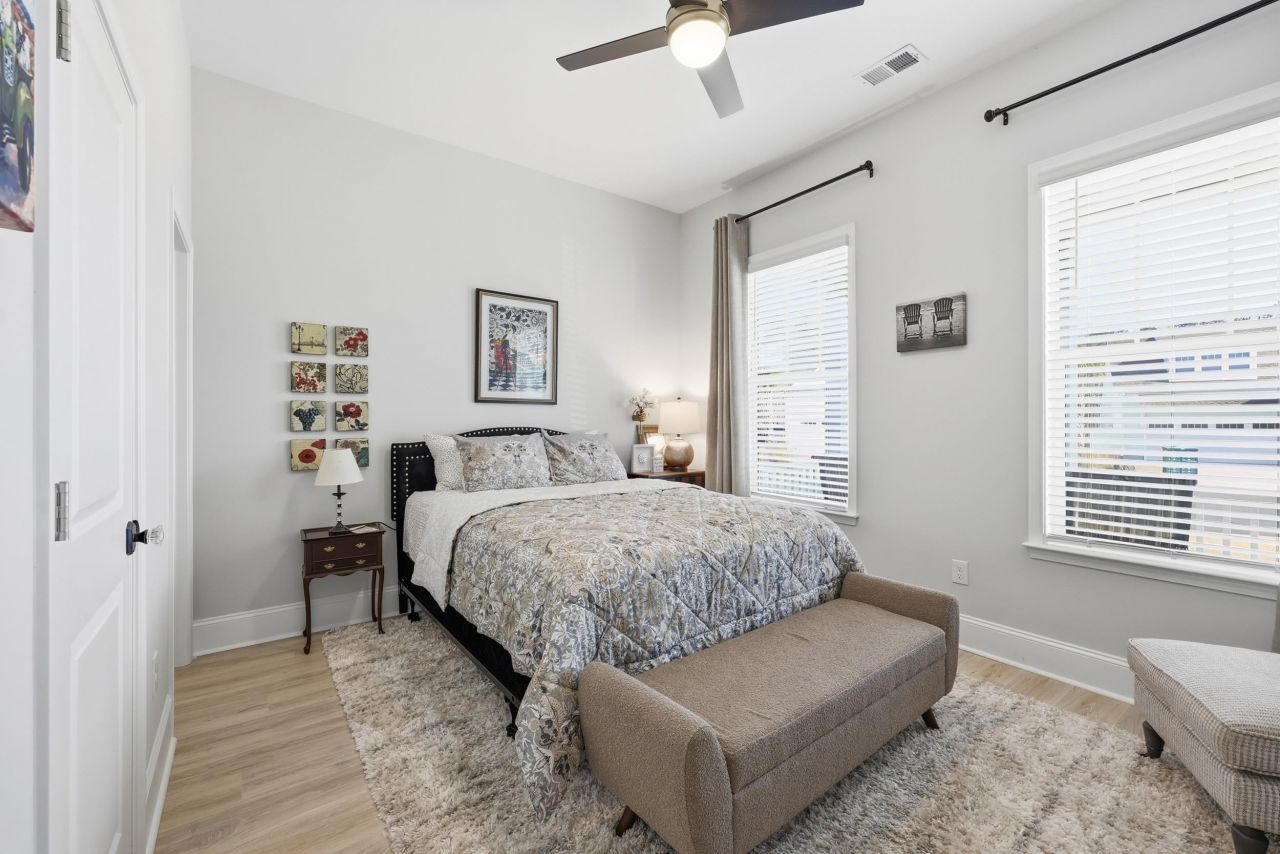 6431 Berg St. Photo 7