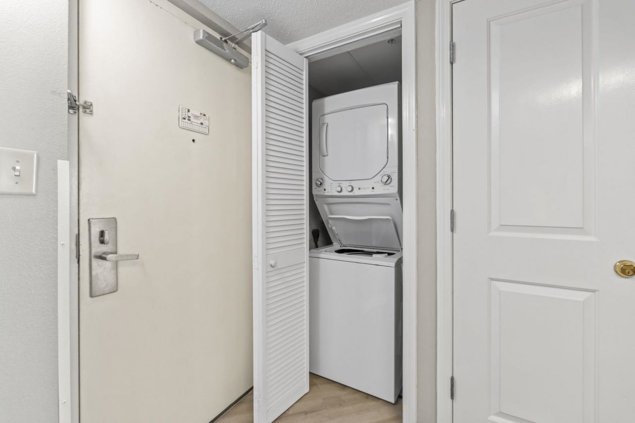 5300 N Ocean Blvd.  Photo 26