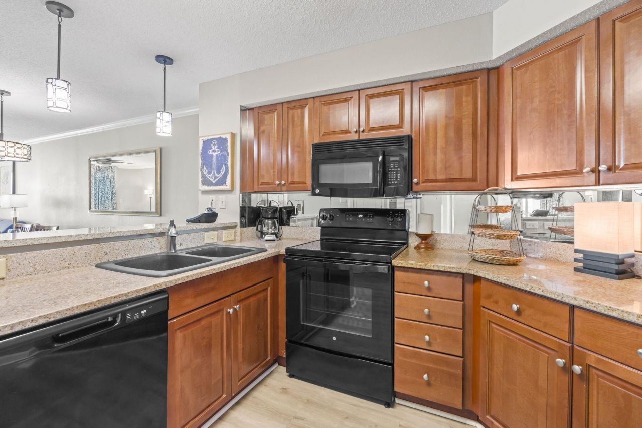 5300 N Ocean Blvd.  Photo 28