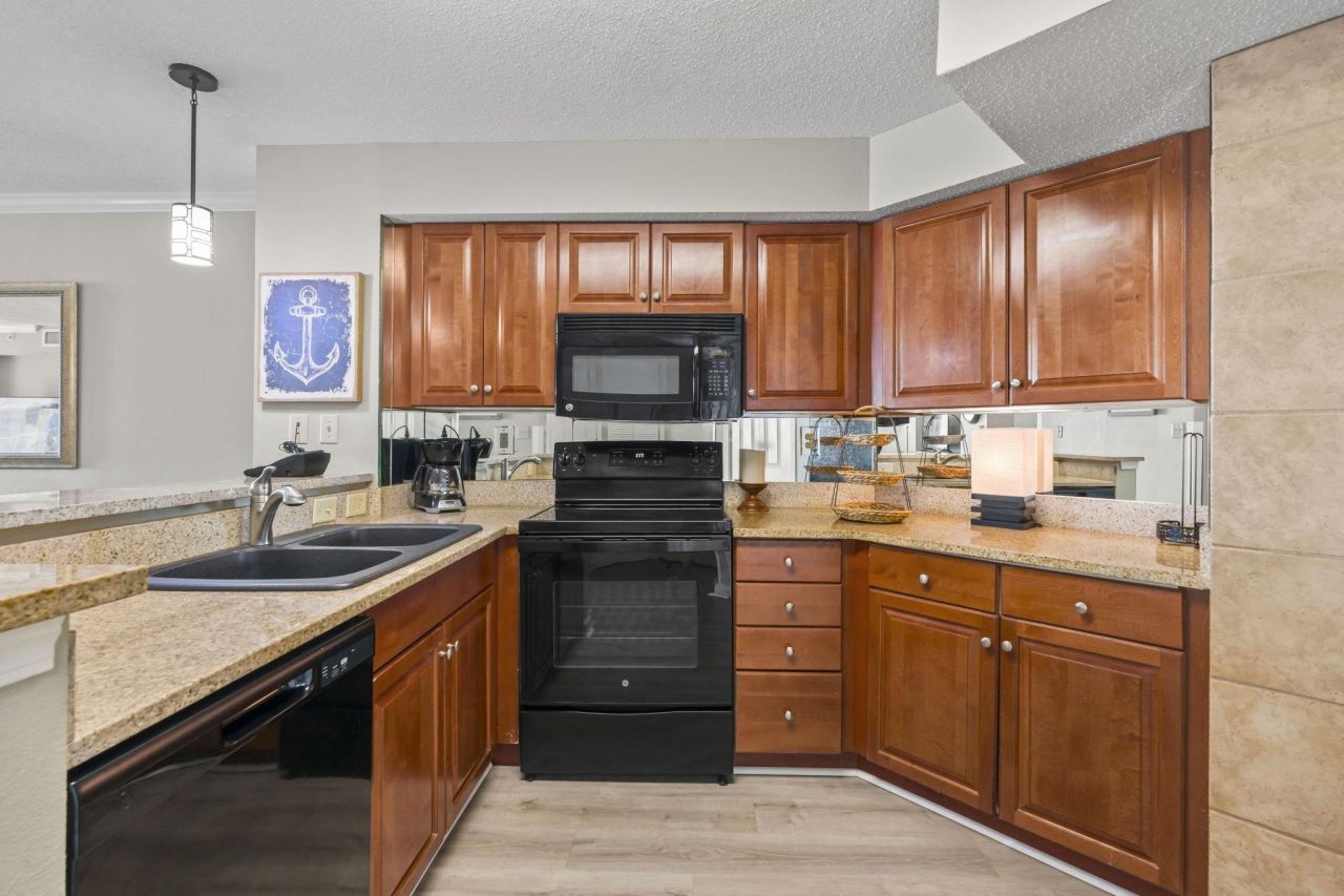 5300 N Ocean Blvd.  Photo 4