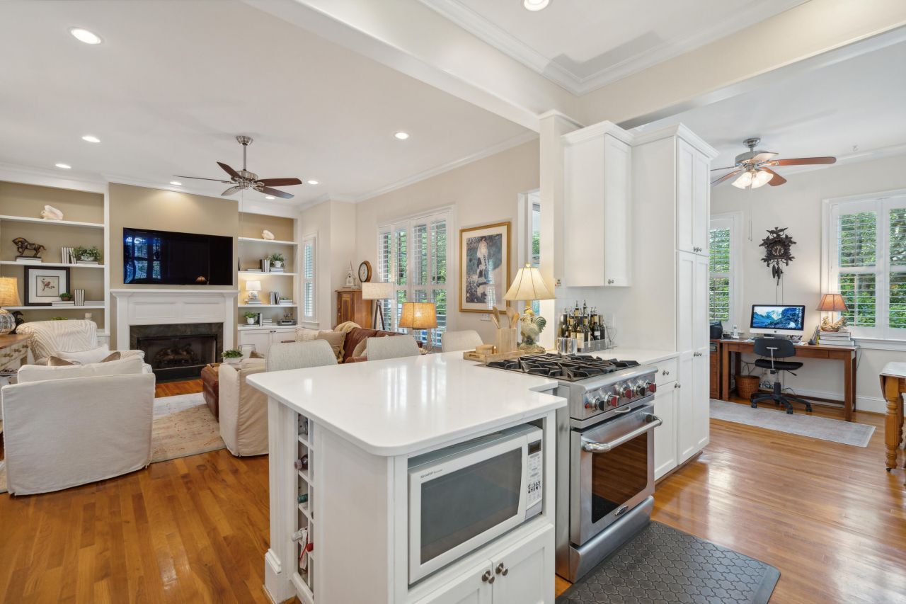 50 Serendipity Street Photo 11