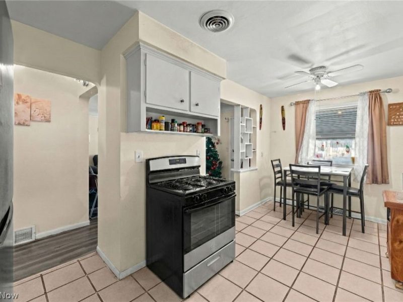 3817 Woodbridge Avenue, Cleveland, OH 44109 Photo 7