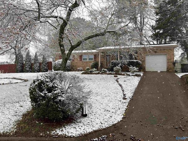 4017 Summerhill Place, Huntsville, AL 35810