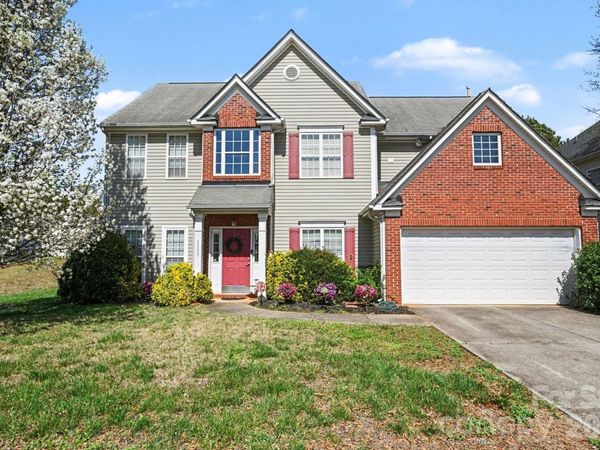 1133 Oakdale Woods Drive, Charlotte, NC 28216