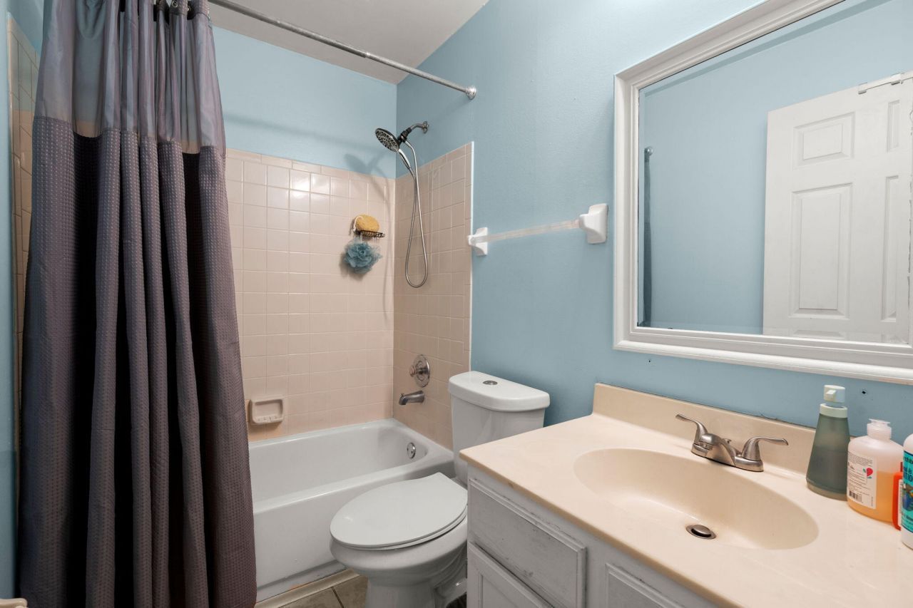 262 Okehampton Drive Photo 14