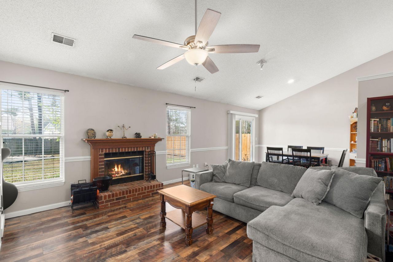 262 Okehampton Drive Photo 5