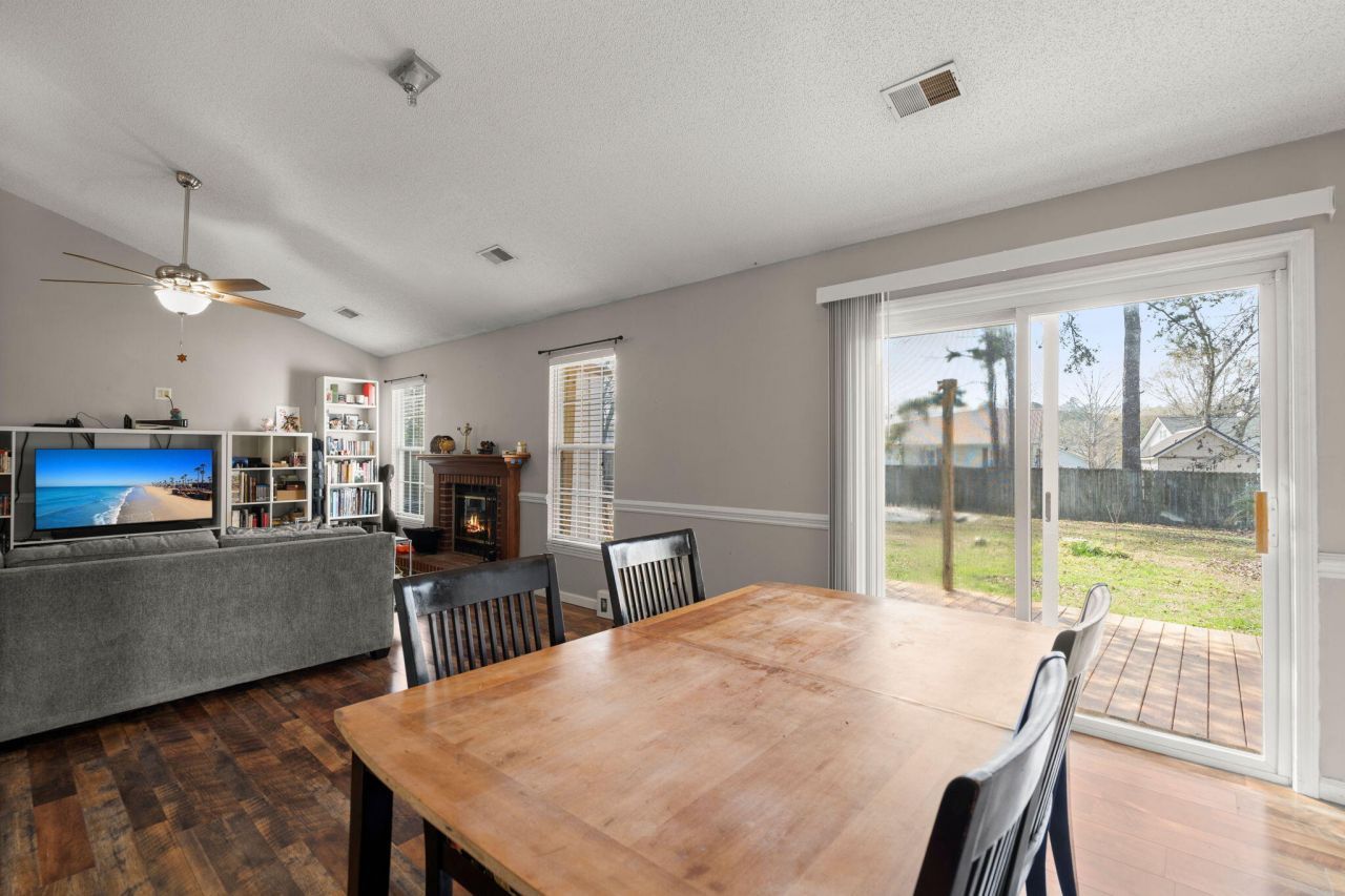 262 Okehampton Drive Photo 8