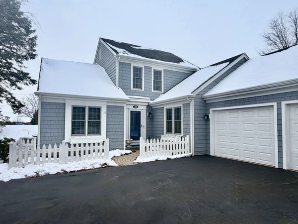 388 Narragansett Court, Crystal Lake, IL 60012