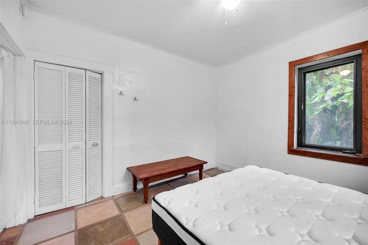 528 NW 47th St, Unit 2, Miami, FL 33127 Photo